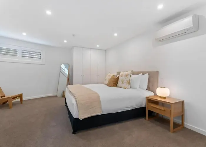 Lakeview Luxury *